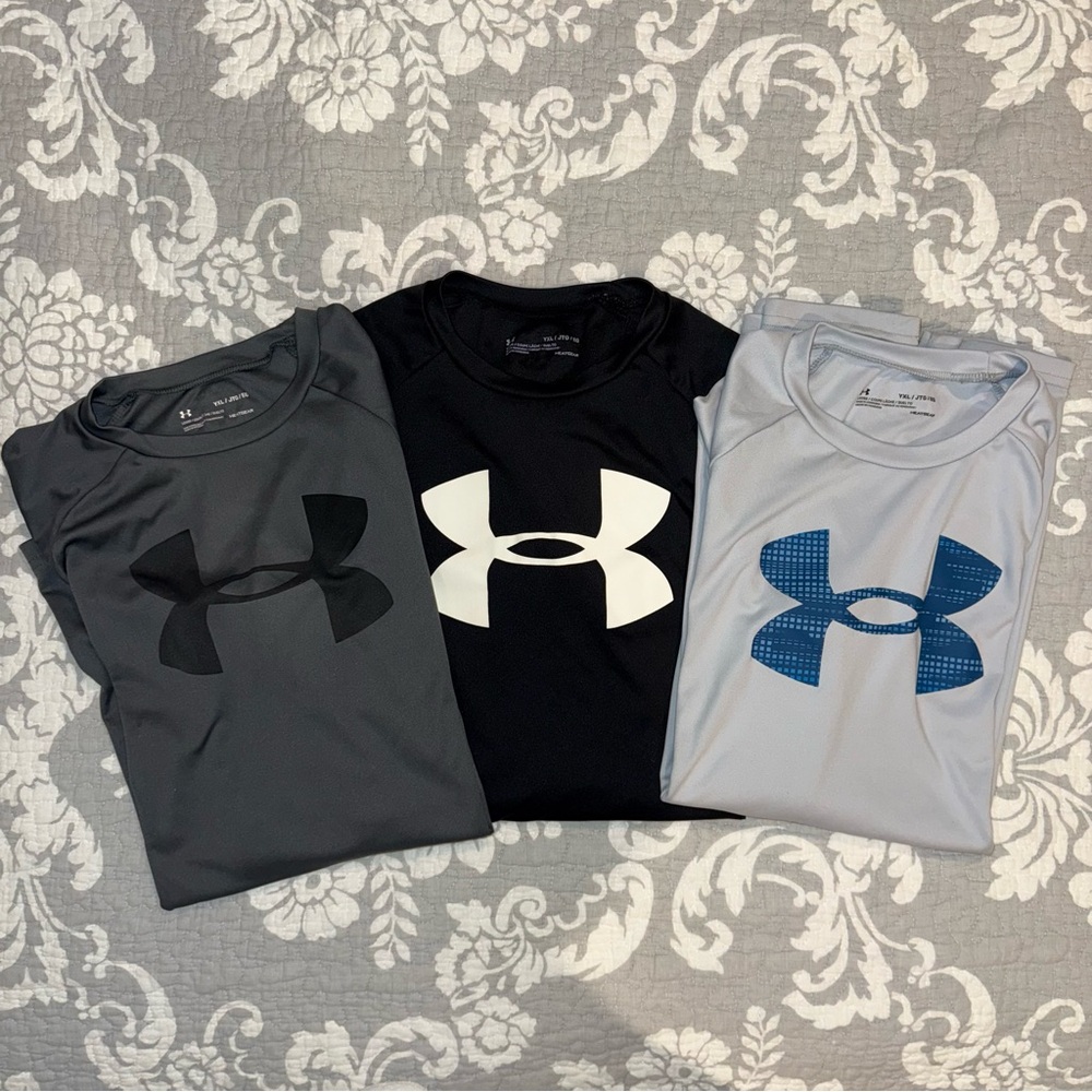 Under Armour Boy’s Performance Shirt - lot of 3 Black,DarkGray,LightGray